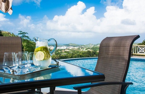 Marisule House | Simply Heavenly!Self Catered Apartments With Huge Pool - One-Bedroom Apartment