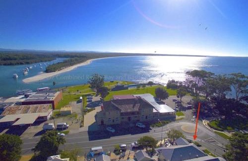 Huskisson House | Simply THE Best Waterviews over the park