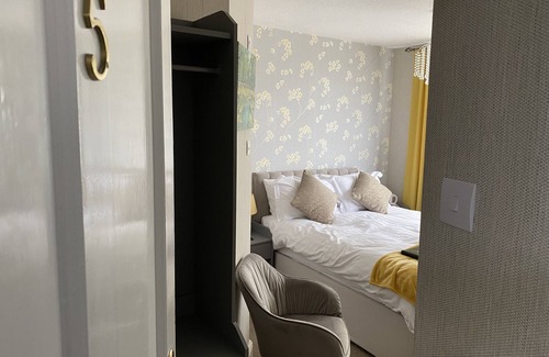 Lynton House | Sinai House