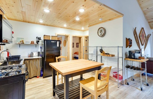 Brantingham House | "Singing Pines" Newly Built Vacation Rental