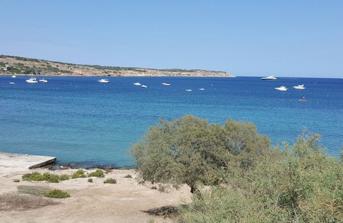 Għadira House | Single room for one person only 5 minutes walk to Mellieha beach