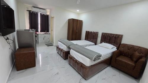 Shaikpet Apartment | Single Suite room