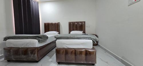 Shaikpet Apartment | Single Suite room