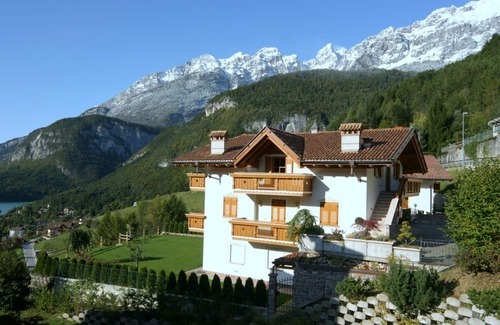 Molveno Villa | Single villa in a privileged position overlooking the lake and the Brenta Dolomites *