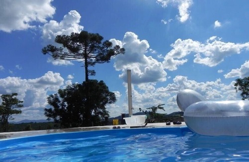 Piracaia House | Site in Piracaia with pool, barbecue 1km from the city.
