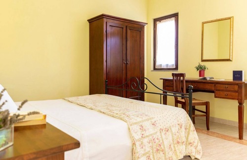 Pian dei Mucini Bed & Breakfast | Situated in the picturesque hills of Massa Marittima, the Resort Mucini Hotel is a charming hamlet nestled in the green countryside of the upper Maremma. With its large, well-kept spaces, the estate offers a relaxing atmosphere where comfort and n