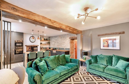 Tideswell Cottage | Situated perfectly in this quaint village of Tideswell.