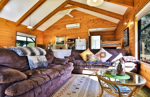 Kangaroo Valley Cabin | Siver Cabin Summary: