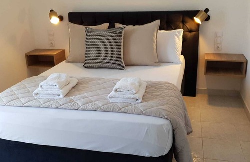 Sivota House | Sivotahomes-family