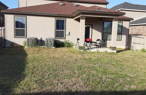 Universal City House | Six bedrooms, 3 baths, 2 TVs. Near Lackland, Randolph, and downtown San Antonio!