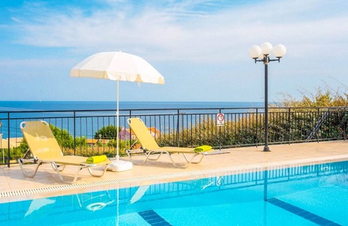 Skala Villa | Skala Villa Green Large Private Pool Walk to Beach Sea Views A C Wifi - 2825