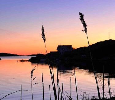 Skalhamn Apartment | Skalhamn a village seaside