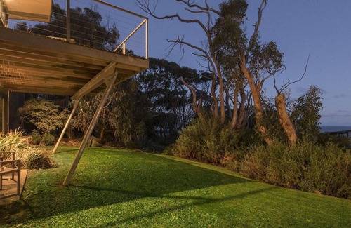 Skenes Creek House | Skenes Beach House - Stunning Ocean Views Amongst A Natural Bush Setting