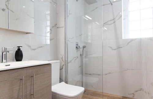 Vardaris Apartment | SKG Urban Studio