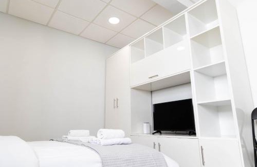 Vardaris Apartment | SKG Urban Studio