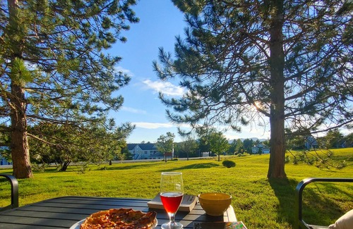 Orford Ski Chalet | Ski and golf 5 minutes from Mont Orford. Chalet with fireplace and large kitchen!