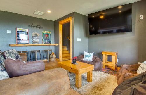 Wolf Laurel House | Ski and Hike Mars Hill Mountaintop Cabin with Views