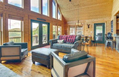 Wolf Laurel House | Ski and Hike Mars Hill Mountaintop Cabin with Views