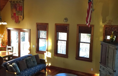 Arcadia House | Ski Crystal! 4 FLOORS of FUN! Gameroom! PONTOON BOAT! Kayaks! NEW WIFI!