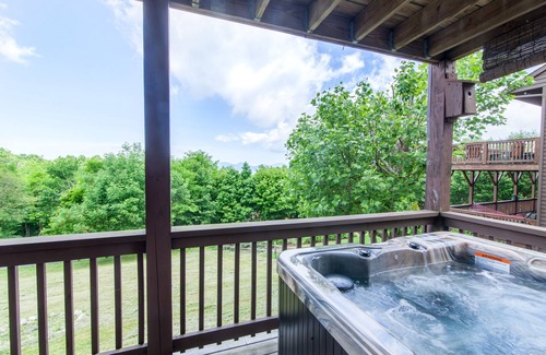 Banner Elk Cottage | Ski Destination with Breathtaking Views