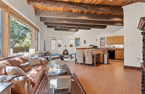 Northeast Santa Fe House | Ski Discounts! Upscale Home In North Hills