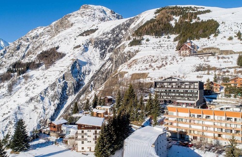 Les Deux Alpes Apartment | Ski familial | Proche des Pistes, Piscine, Jacuzzi