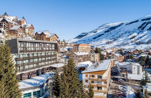 Les Deux Alpes Apartment | Ski familial | Proche des Pistes, Piscine, Jacuzzi