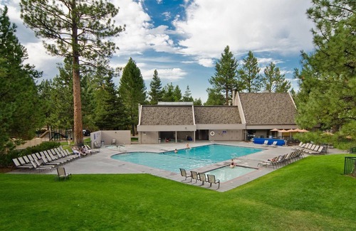 Century West Condo | Ski House 208
