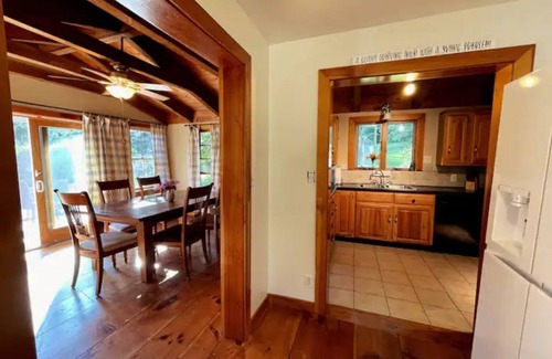 Wardsboro House | Ski House nestled between Mount Snow/Stratton