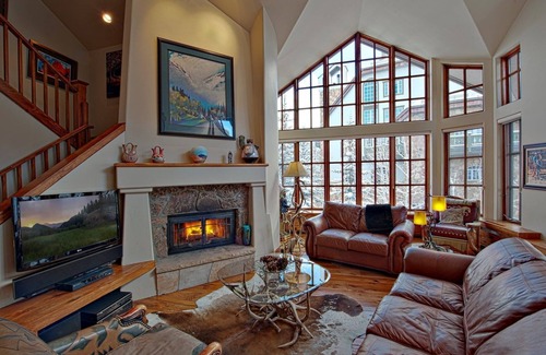 Beaver Creek Condo | Ski-In 3 Bedroom Condo with Jacuzzi Tub & Balcony