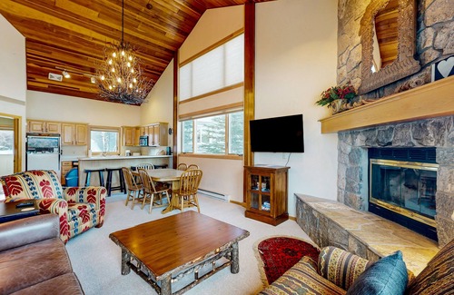 Big Horn Condo | Ski-in/out condo near Lake Levinsky with balcony, ski & mountain views