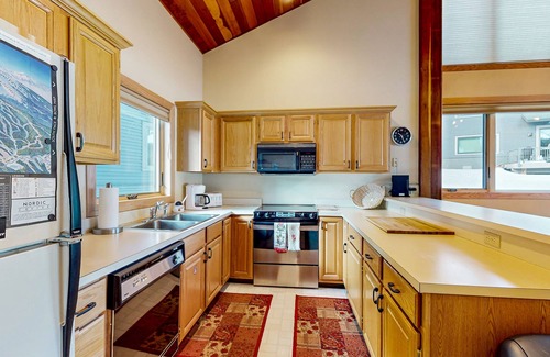 Big Horn Condo | Ski-in/out condo near Lake Levinsky with balcony, ski & mountain views