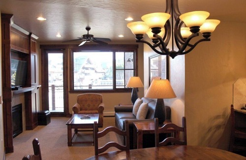 Breckenridge Resort | Ski-In/Out Luxury 1 Bedroom Condo/Sleeps 4 in Breckenridge at Peak 7