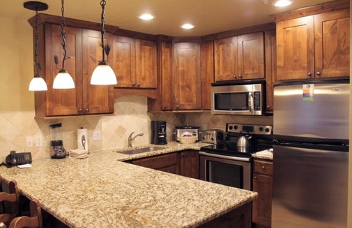 Breckenridge Resort | Ski-In/Out Luxury 1 Bedroom Condo/Sleeps 4 in Breckenridge at Peak 7