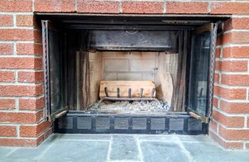 Plymouth Ski Chalet | SKI IN OUT w Fireplace at Tenney & 3 more Indy Pass Mts