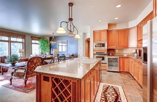 River Run Condo | Ski in & ski out 3BR Lone Eagle w/- stunning views & great amenities!