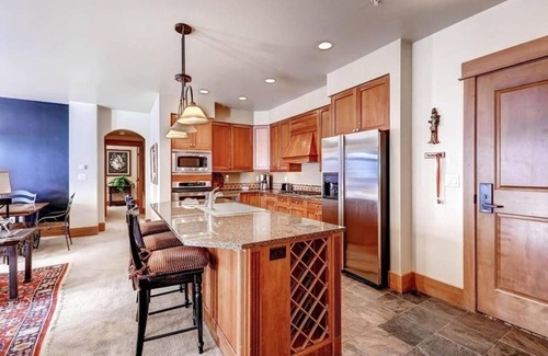 River Run Condo | Ski in & ski out 3BR Lone Eagle w/- stunning views & great amenities!