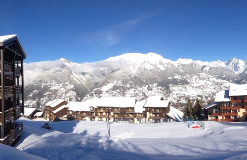 Montalbert Apartment | Ski-in ski-out apartment