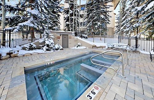 Beaver Creek Condo | Ski-in/ski-out condo 2 blocks to the village w/hot tub, balcony, creek view