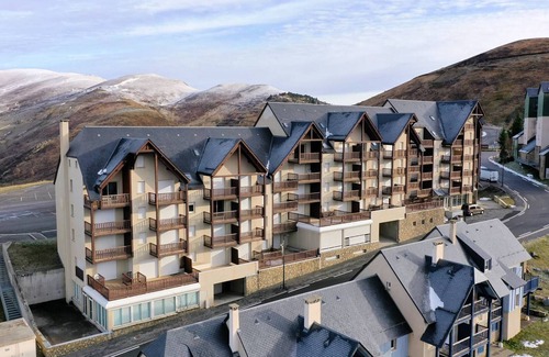 Germ Apartment | Ski-in/Ski-out: Cozy 8-Person Apartment with Terrace and Free Parking