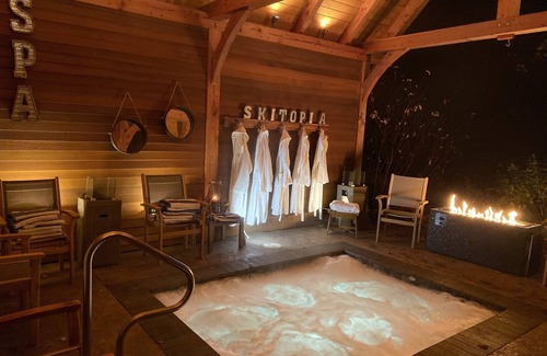 Sunday River Area House | Ski in, ski out! Custom Spa Retreat. Direct access to Sunday River Resort
