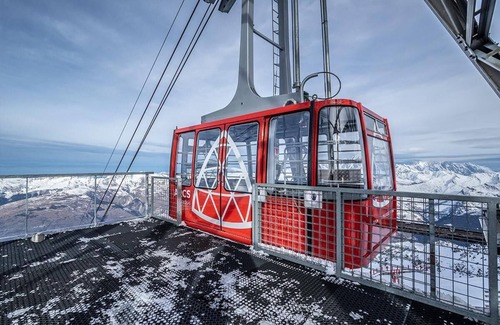 Arc-1800 Apartment | Ski-in/ski-out & foot of the slopes, 16th floor, view valley, tv, 29m², Les Arcs