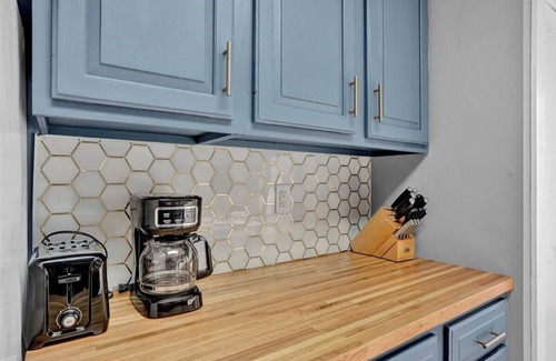 White Haven House | Ski-In/Ski-Out & Golf Retreat at Jack Frost: Charming Townhome in Lake Harmony
