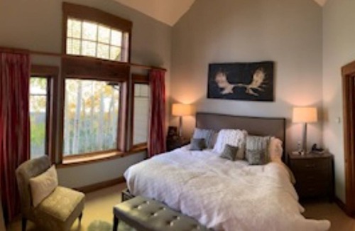 Edwards House | Ski in/Ski Out Home on Beaver Creek Mountain. Excellent Location.