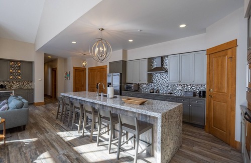 Keystone Condo | Ski-in/Ski-out Luxury 4 bed Penthouse - Late Summer and Fall Specials!