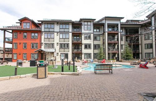 Winter Park Hotel | Ski-In Ski-Out Modern Mountain Condo