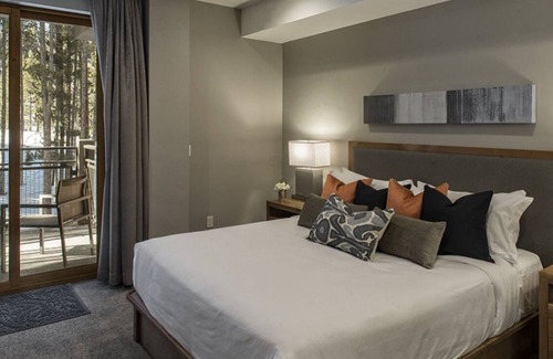 Peak 8 Resort | Ski in Ski out one bedroom