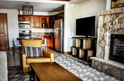 Peak 9 Apartment | Ski Rental - Valdoro Mountain Lodge in Breckenridge CO