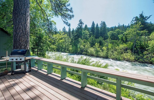 Castella House | Ski’s Cabin – Your Perfect Riverside Escape