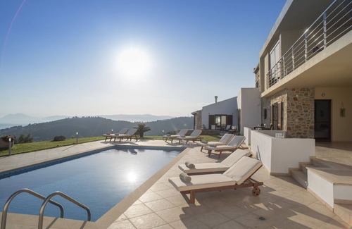 Agia Paraskevi Villa | Skiathea Villas a luxury complex of Villas